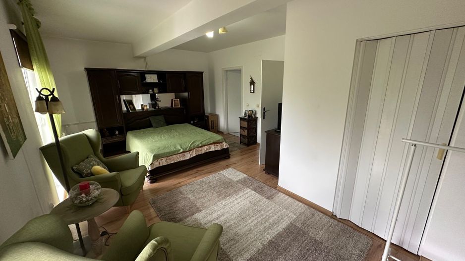Casă / Vilă cu 5 camere zona Lunei - Poză 19