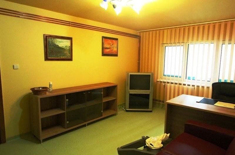 Spațiu parter cu destinație mixtă, zona fostă Lidia – 67 mp - Poză 4