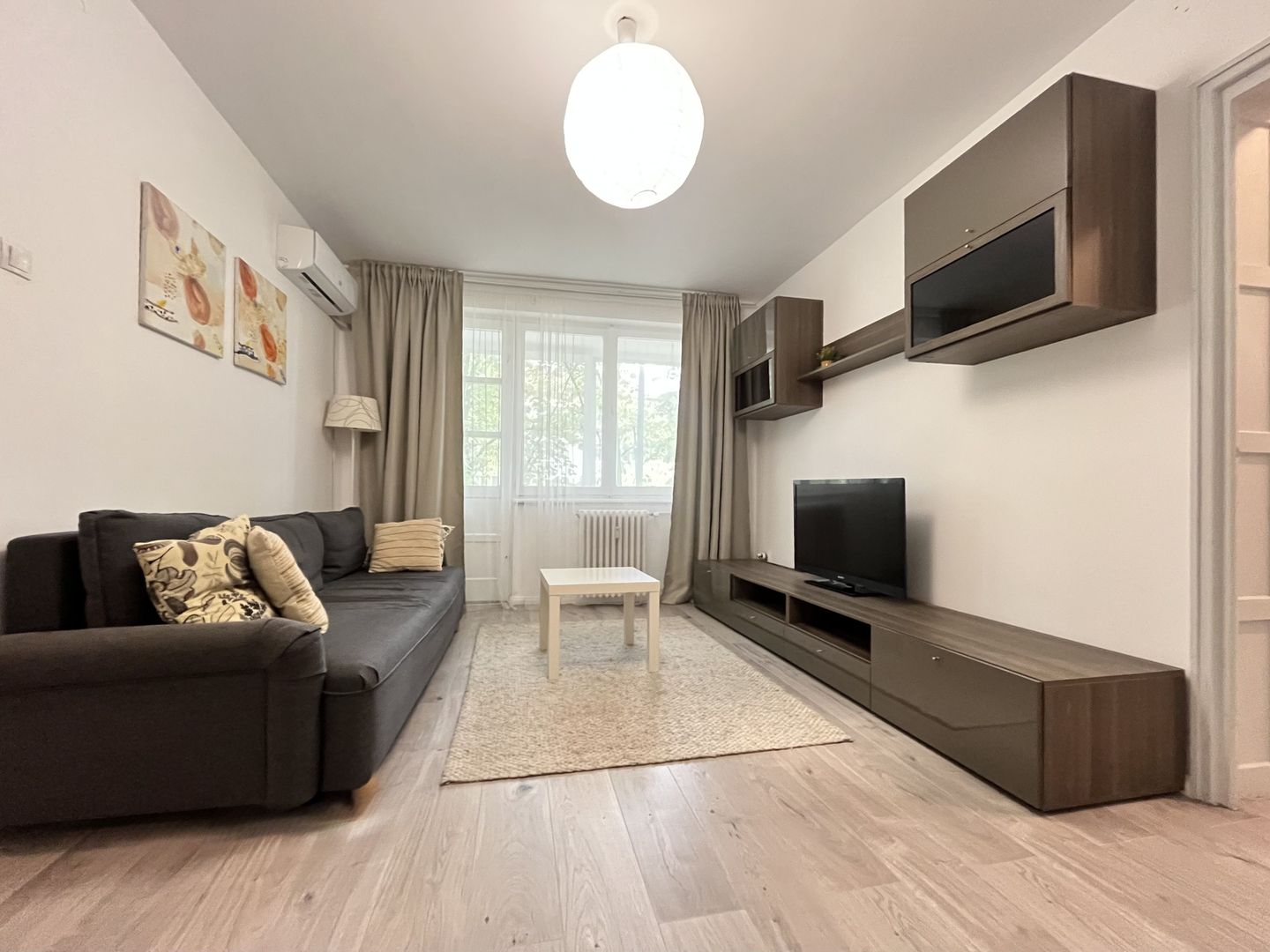 Apartament cu 2 camere, chiriaș inclus, în zona Centrala - Popa Șapcă - Poză 1