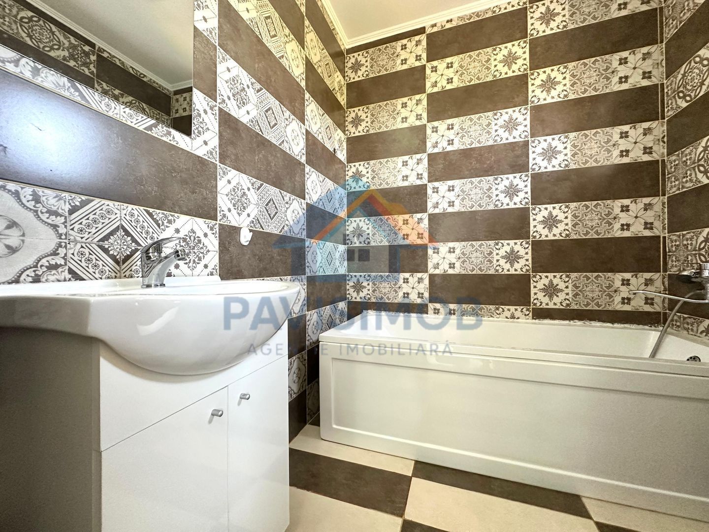 Casă de închiriat Sânpetru – curte + parcare - Poză 8