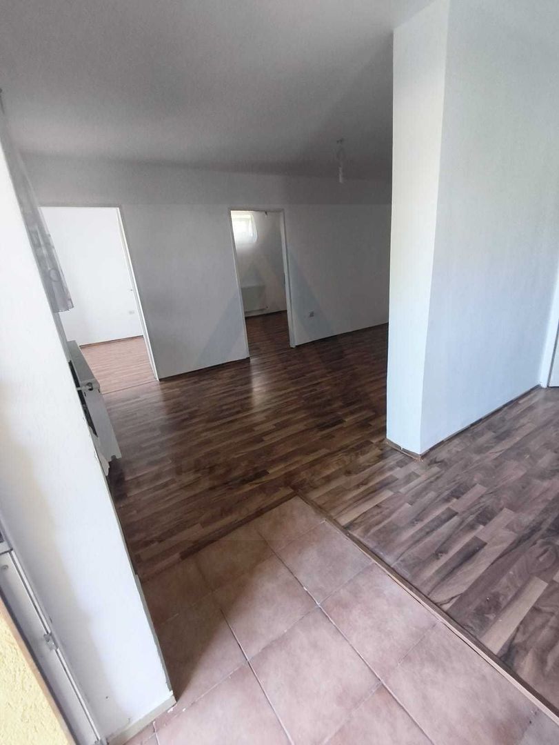 Apartament spatios la casa 77 mp utili curte libera 33 mp Turnisor - Poză 4