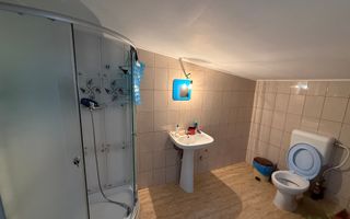 Spațiu de închiriat in vila - 2 camere +birou și curte, Campina - Poză 6