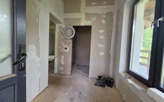 Casa Individuala 4 Camere, 2 Bai, Zona Cetate - Poză 2