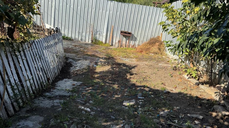 48500 Euro- 293 mp. Teren si casa batraneasca in mun. Galati - Poză 7