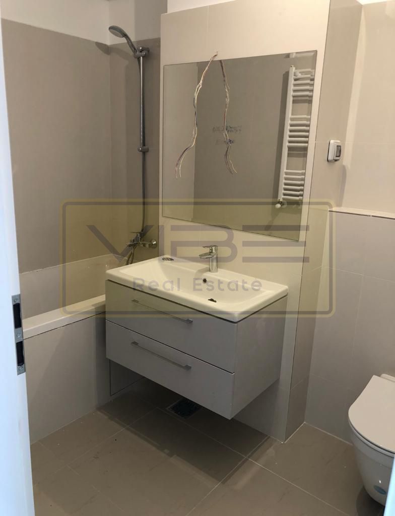 Apartament NOU 3 camere 2 bai, parcare privata zona  Copou - Poză 6