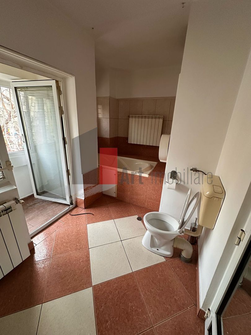 Spațiu birouri ultracentral 100 mp, balcon, mobilat parțial, Nerva Traian - Poză 9