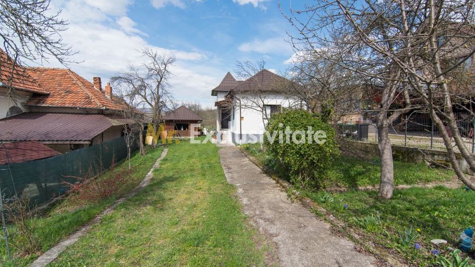 Casa cu 3 camere renovata - Poză 2
