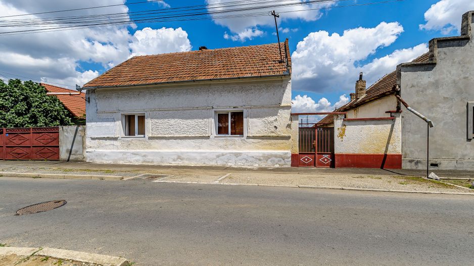 Ofertă rară! Casă cu teren generos în Poltura! - Poză 10