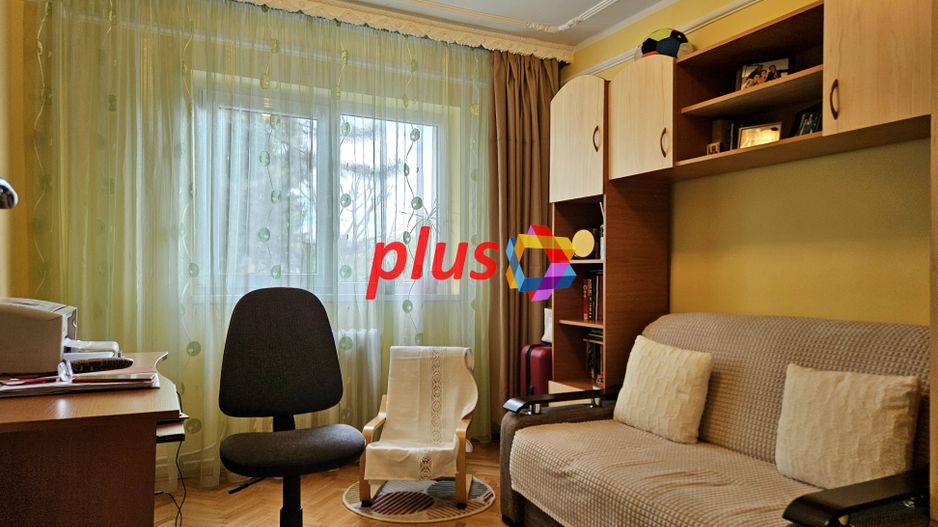 Apartament cu patru camere, zona Calea Bucuresti - Judetean 100 MP - Poză 11
