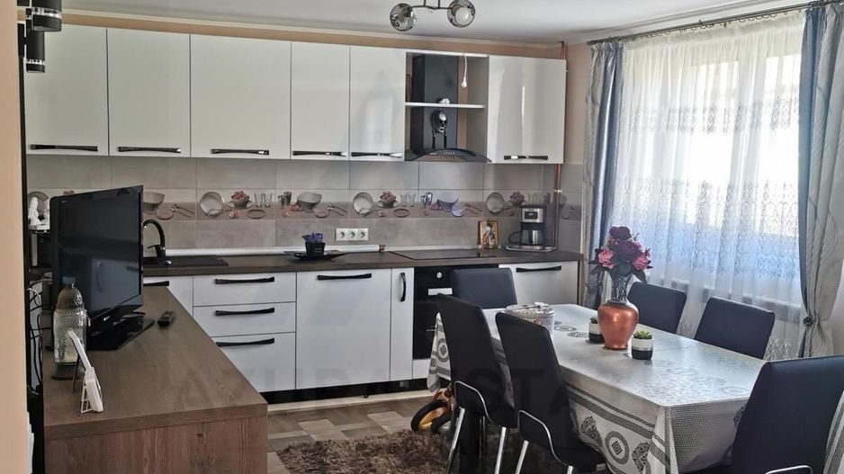 Casa individuala cu garaj 60 mp si teren+gradina 2650 mp in Porumbacu - Poză 12
