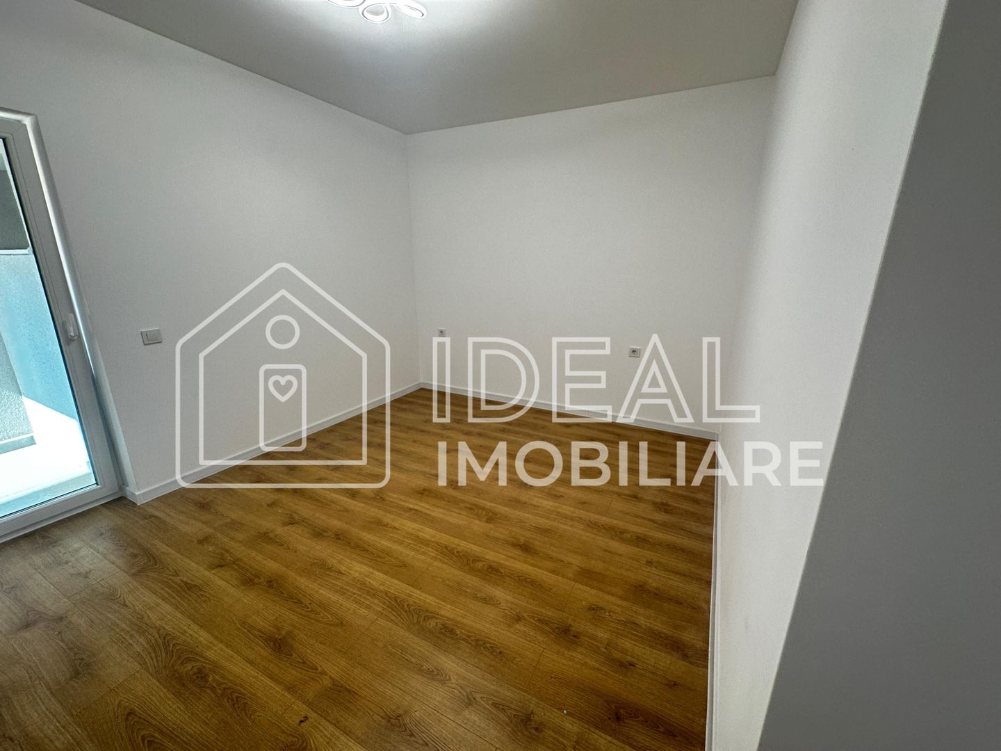 Apartament 2 camere si balcon, zona Calea Surii Mici - Poză 8