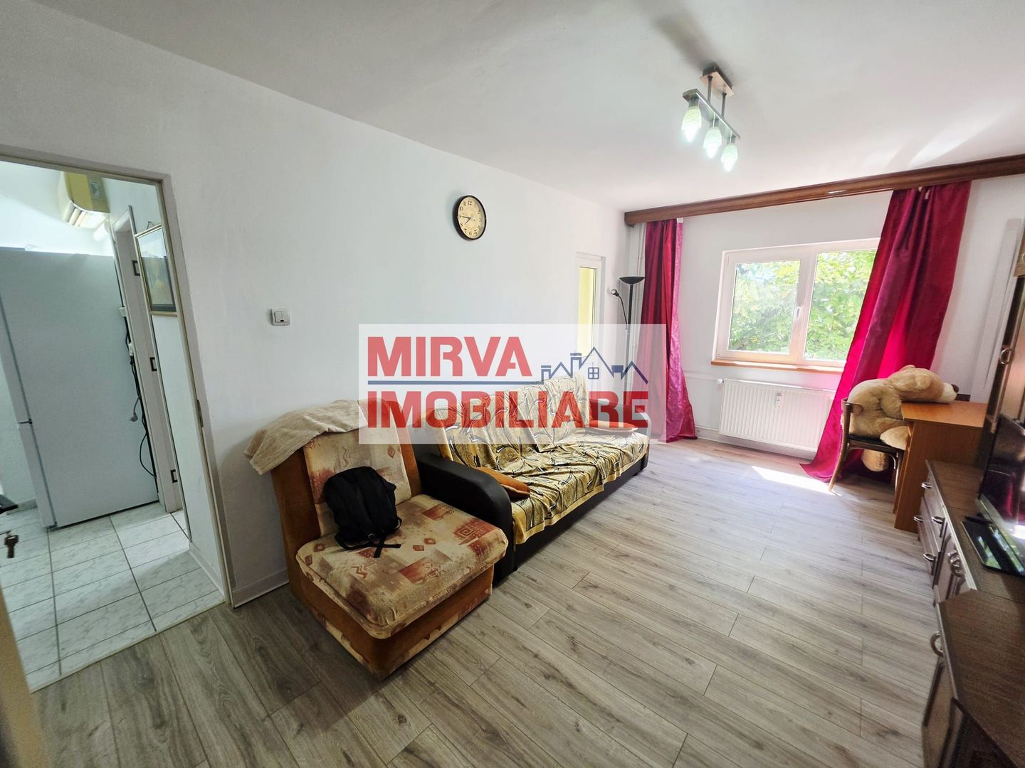 Apartament 2 camere, mobilat si utilat, zona 9 Mai - Poză 1