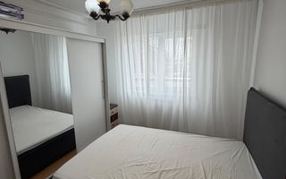 Vanzare apartament cu 4 camere in Micro 39b( k-uri), etaj 1, - Poză 7