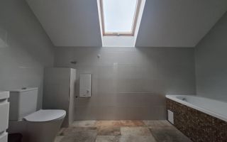 Casă complet renovată de vânzare în Amnaș – la doar 25 km de Sibiu! - Poză 19