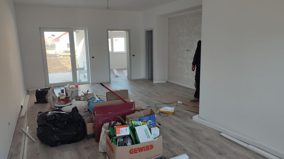 Sacalaz, 1/2 Duplex pe Etaj, 4 Camere,2 Bai,Terasa Acoperita - Poză 5