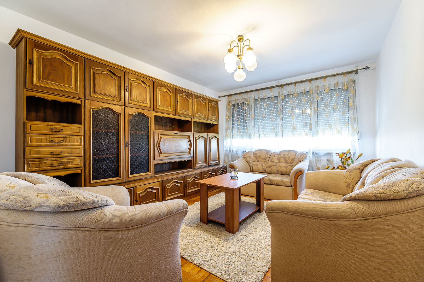 Apartament cu 2 camere la Podgoria - Poză 1