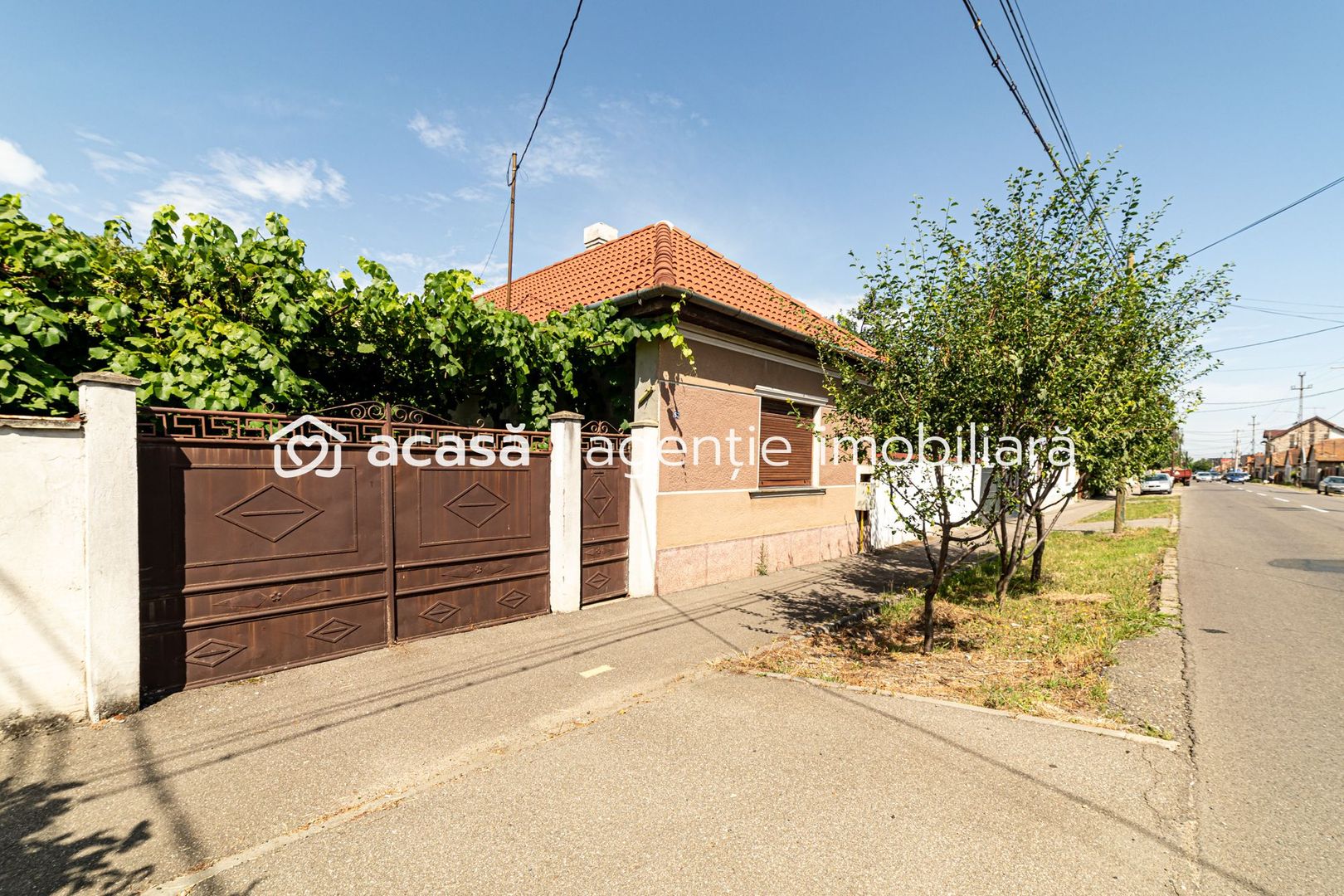 Casă cu teren generos în Aradul Nou - Poză 1