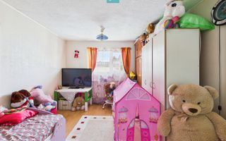 Casă cu 4 camere pe Bd. Laminorului – modernă și întreținută - Poză 14