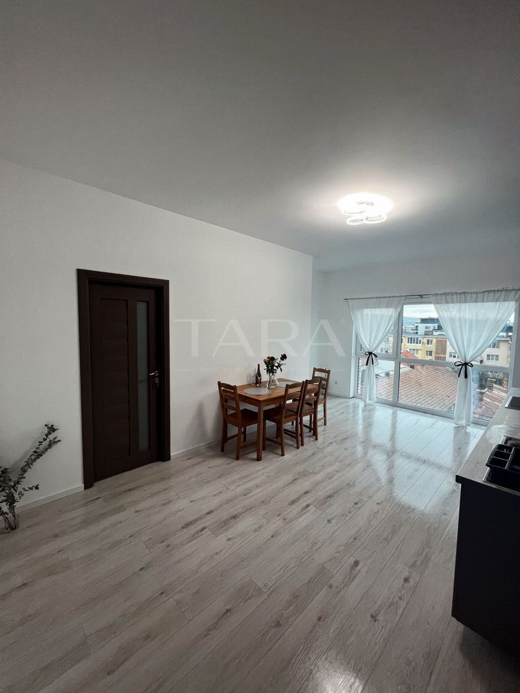 Apartament modern cu 3 camere, 2 logii, etaj 2, Central. - Poză 1