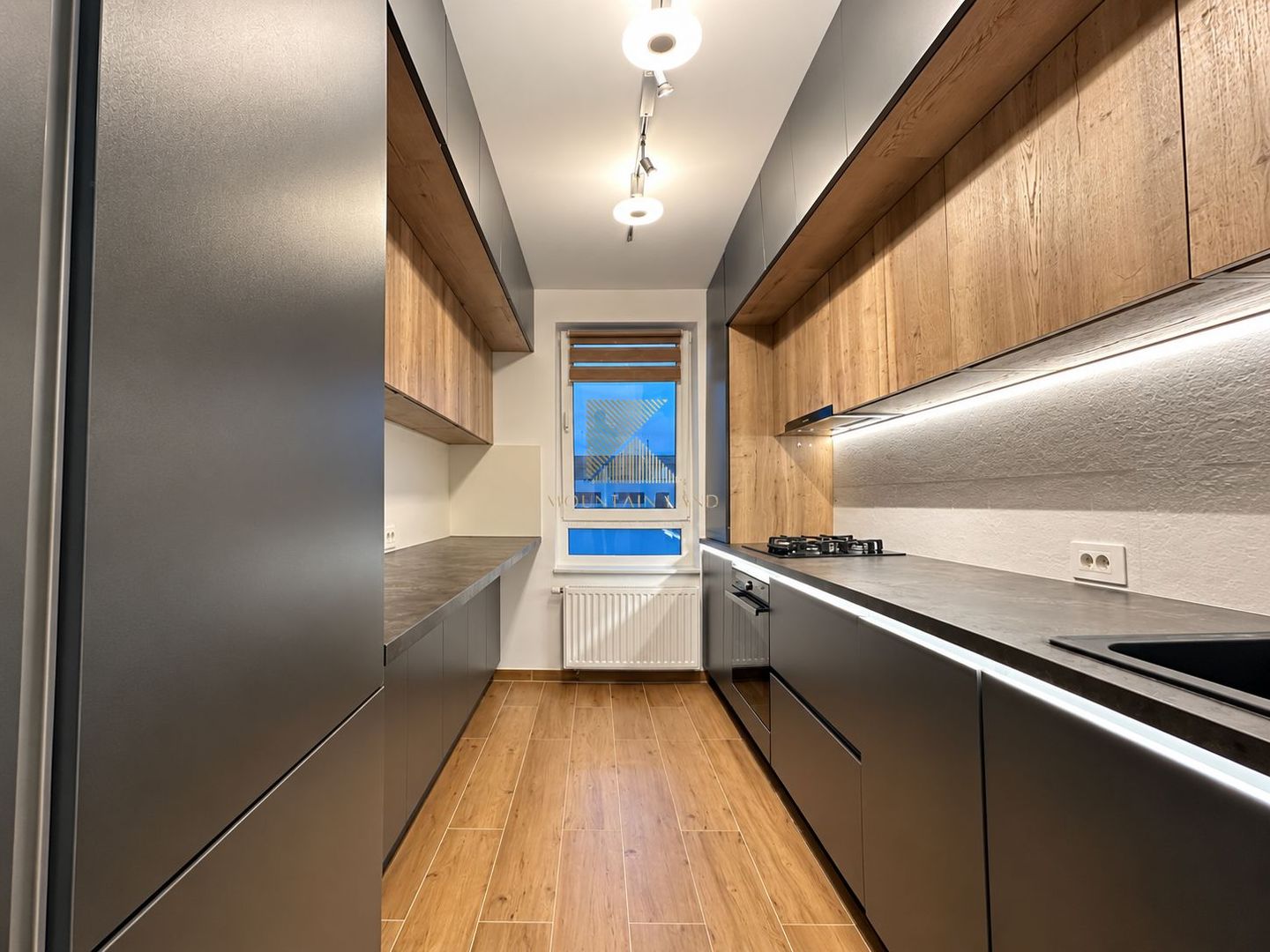 Apartament premium cu 2 camere, decomandat, etaj 5, Kasper Coresi Mall - Poză 9