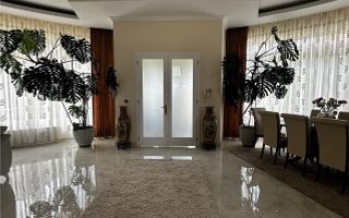 Vila lux cu piscina Sanmartin - Poză 11