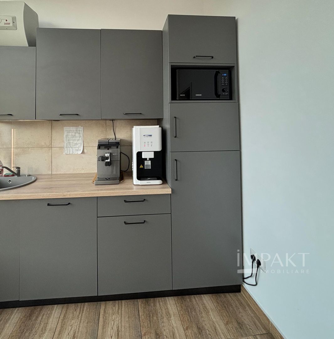 Spațiu comercial modern, zona-centrala complet amenajat pentru birouri - Poză 10