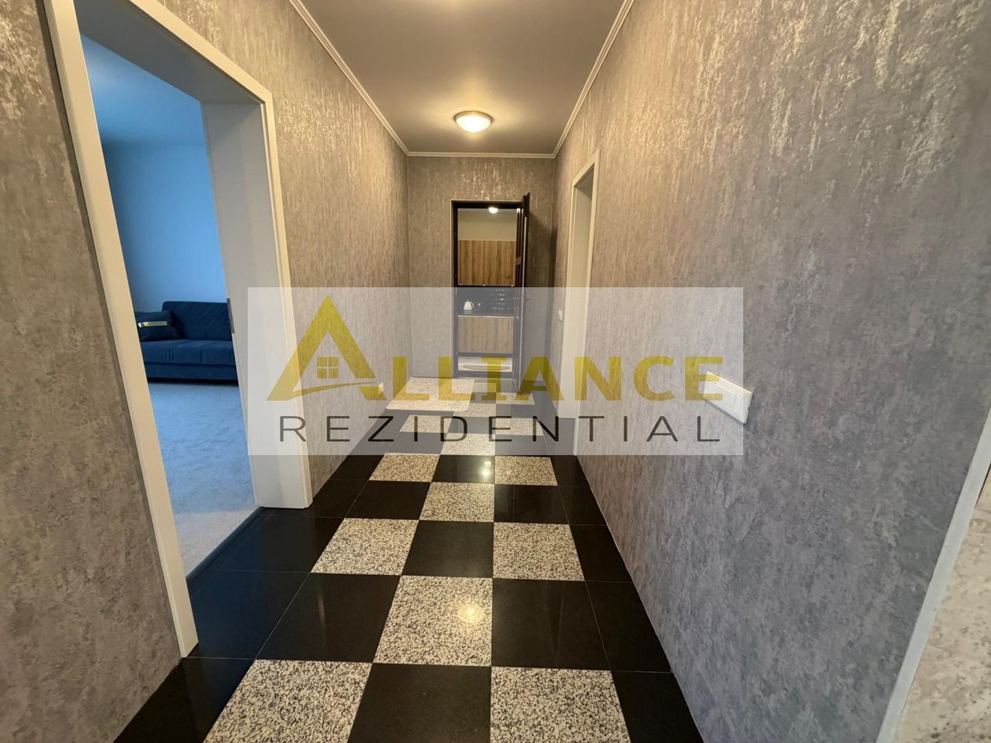 Oportunitate! Casa P+E+M confort si spatiu generos - Poză 9
