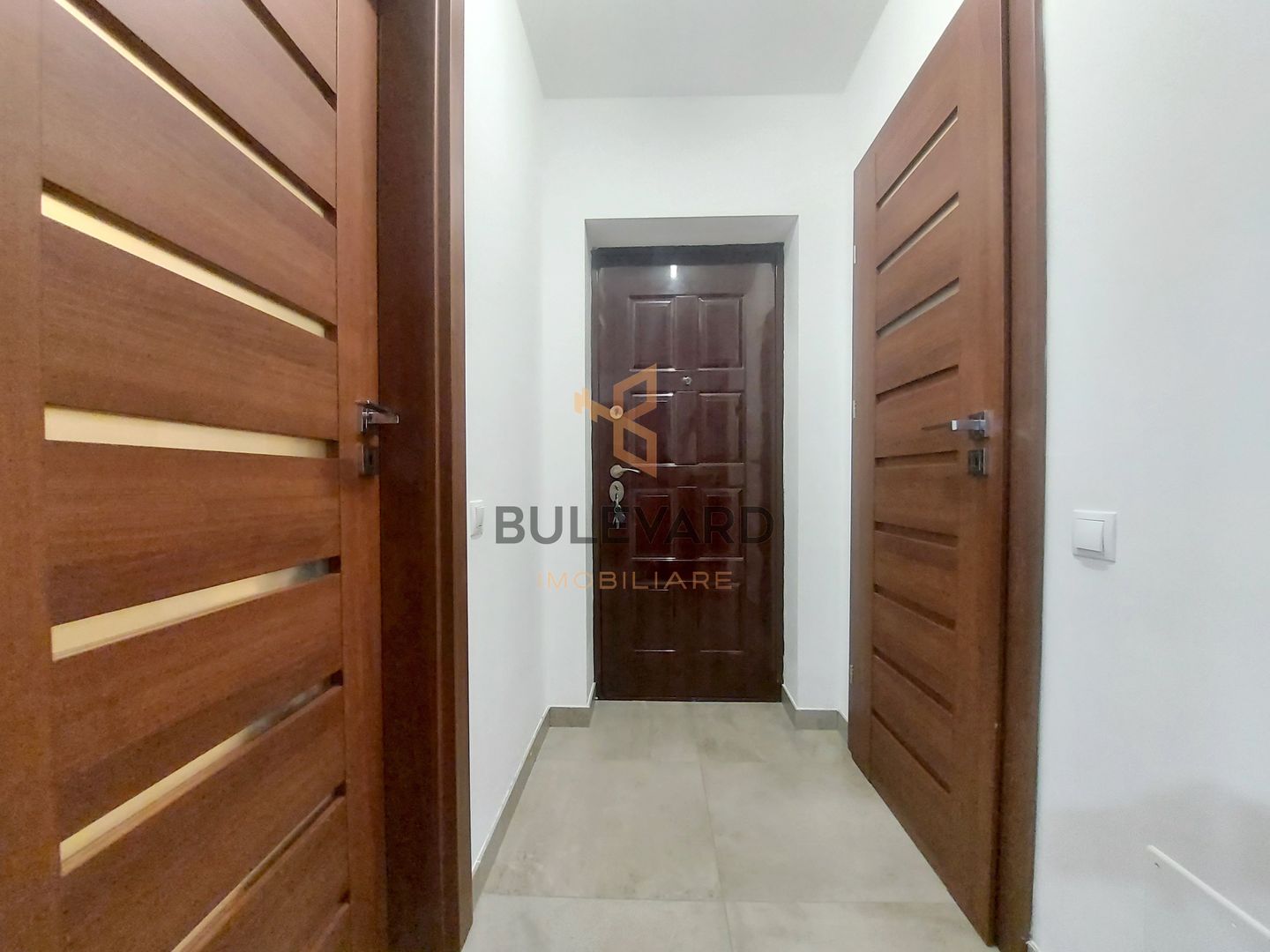 Apartament cu 3 camere la cheie! - Poză 11