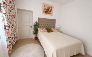 Apartament Modern 3 camere-renovat-curte, pod-Ultracentral - Poză 2