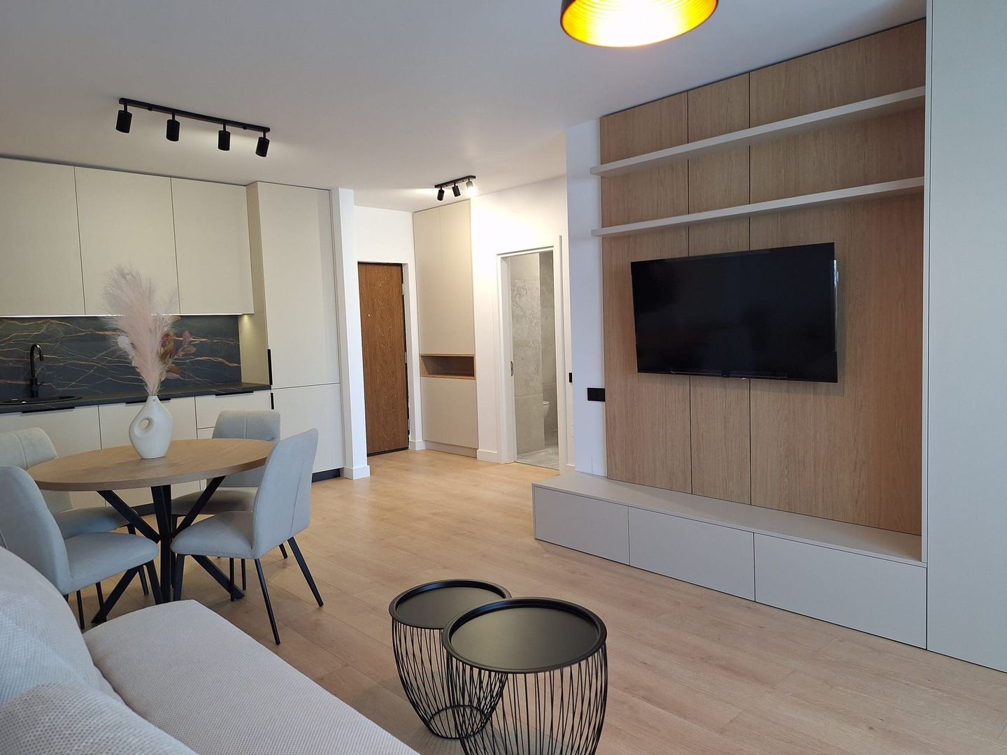 Apartament 2 camere I Ansamblul Eroilor I Floresti - Poză 4