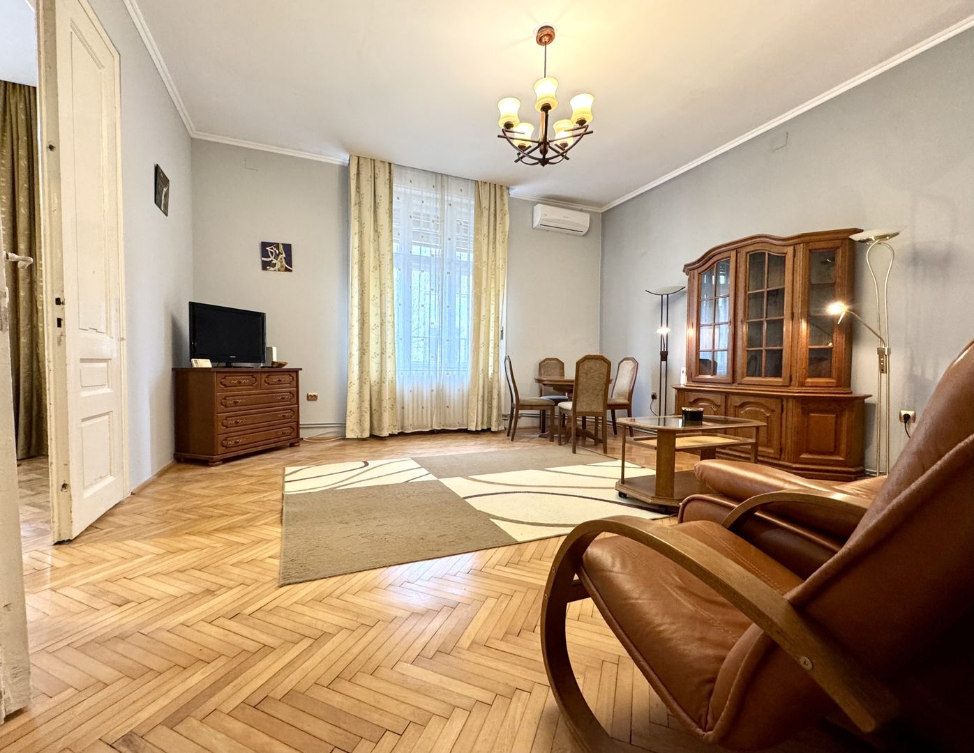 Apartament 2 camere la casă, curte și liniște,  lângă centrul orașului - Poză 3