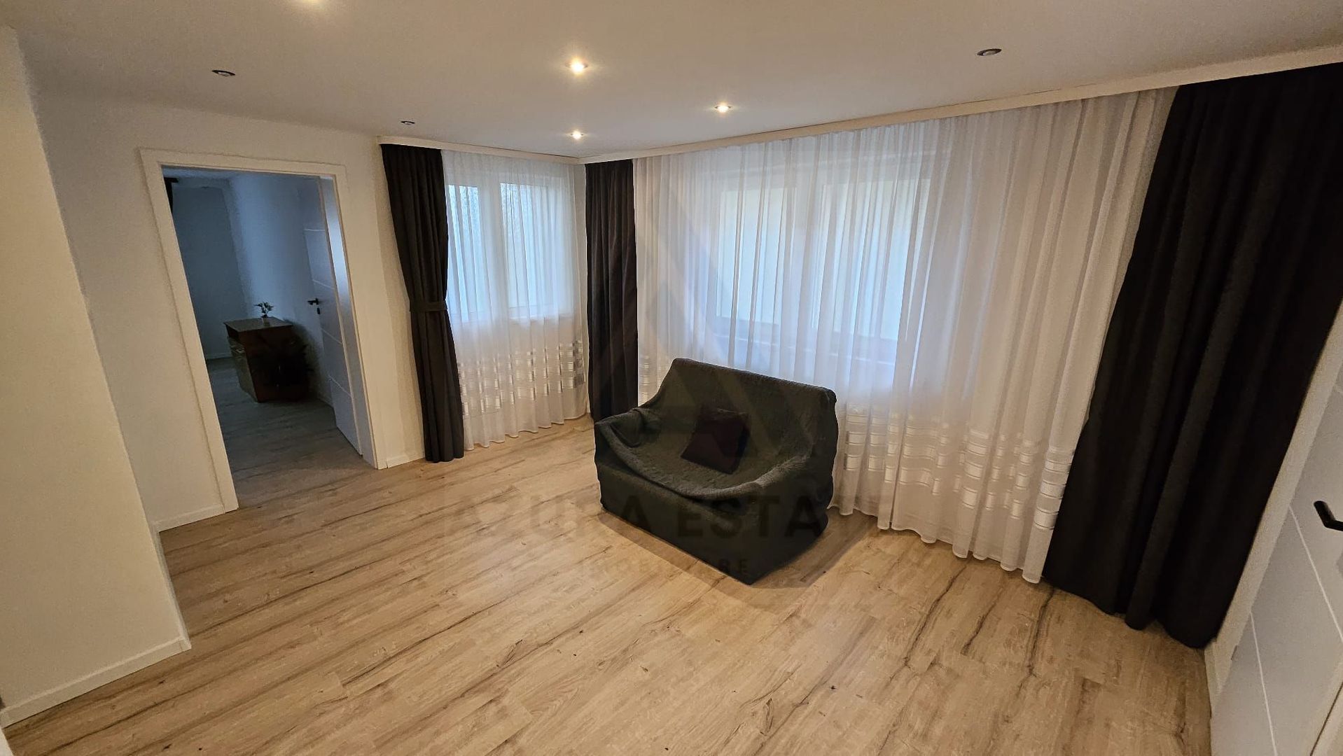 Casa individuala 144 mp utili garaj subteran pivnita si curte Turnisor - Poză 6