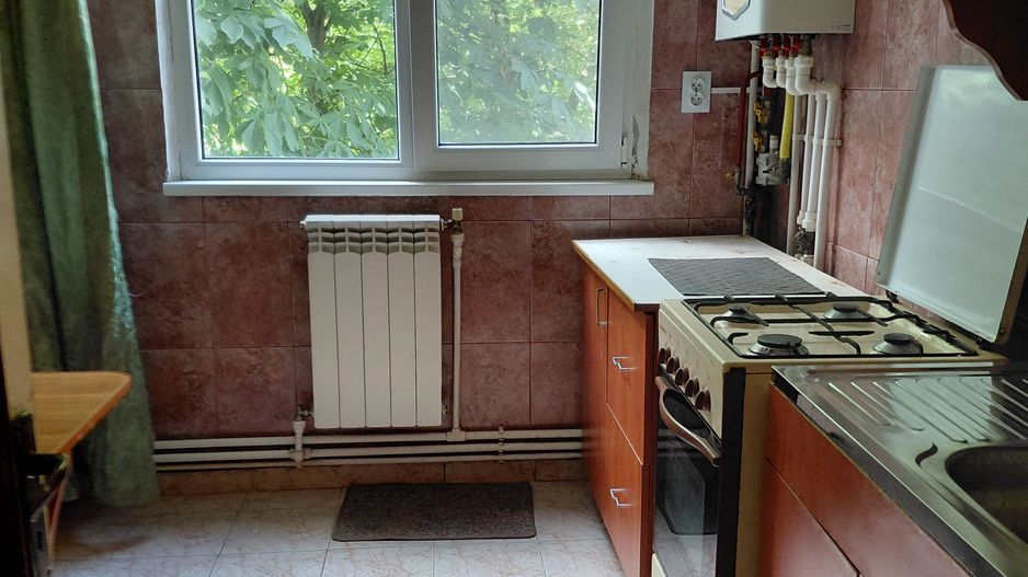 Apartament cu 2 camere Tiglina 1,et.2,strada Saturn zona pietei - Poză 3
