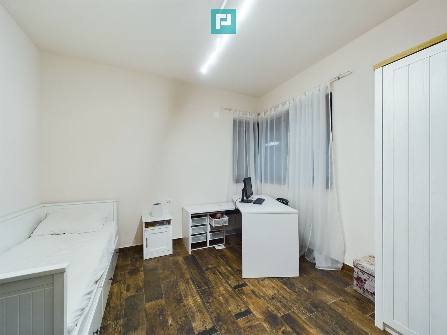 Casă modernă cu piscină încălzită în zona Tivoli - Poză 17