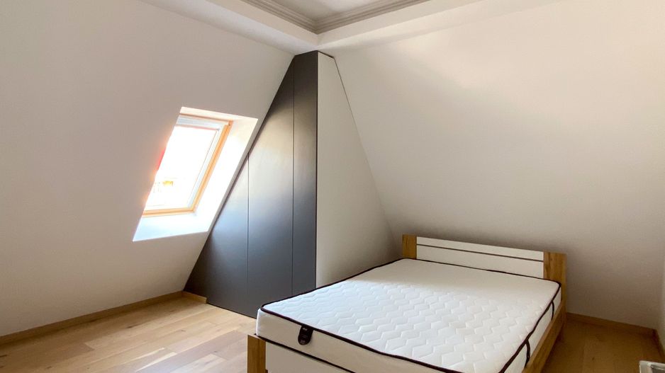 Apartament de lux cu 4 camere la mansardă - Poză 8