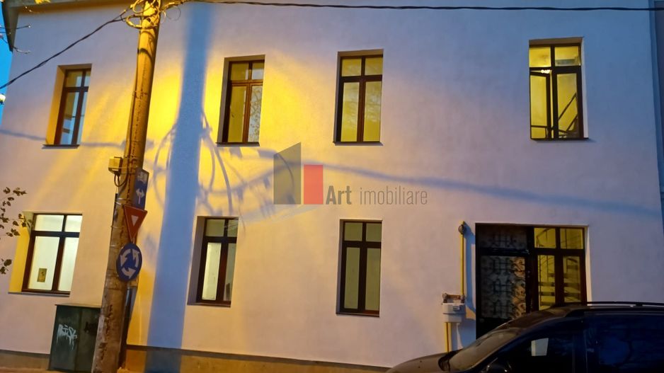 Vila  de inchiriat recent renovata - Poză 13