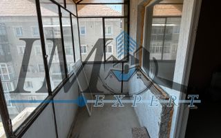 Apartament semi renovat de vânzare in Sebeș - Poză 9