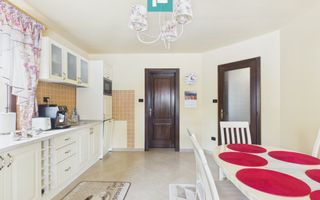 Vilă cu 7 camere de vânzare în zona Central - Poză 39