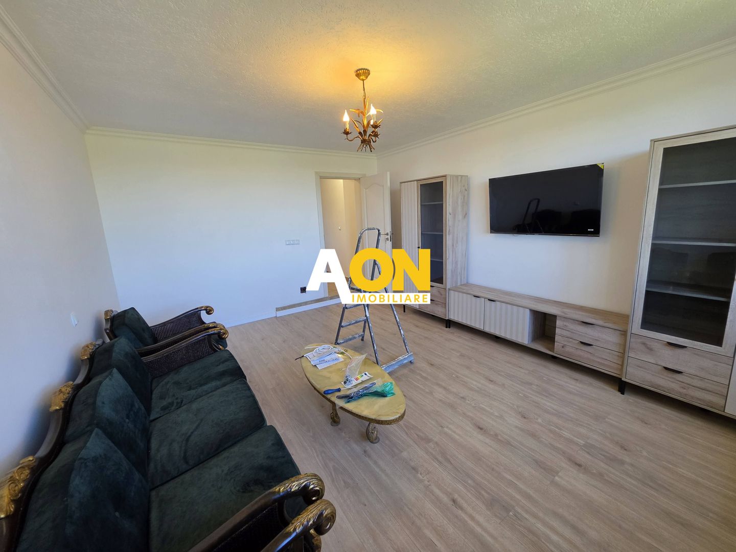 Apartament 5 camere, renovat, 68 mp utili + mansarda 52 mp,  Cetate - Poză 2