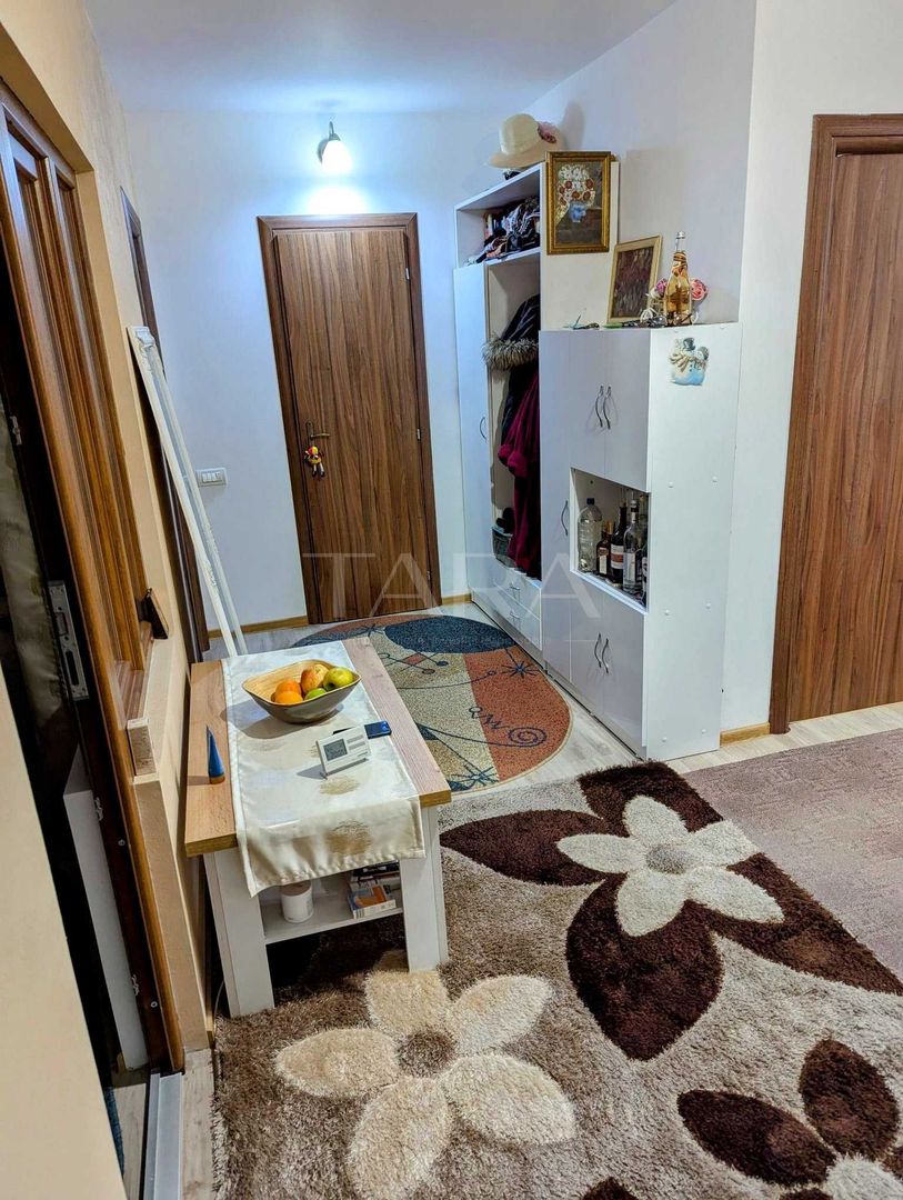 Apartament cu 3 camere în zona Florilor – confort și accesibilitate. - Poză 1