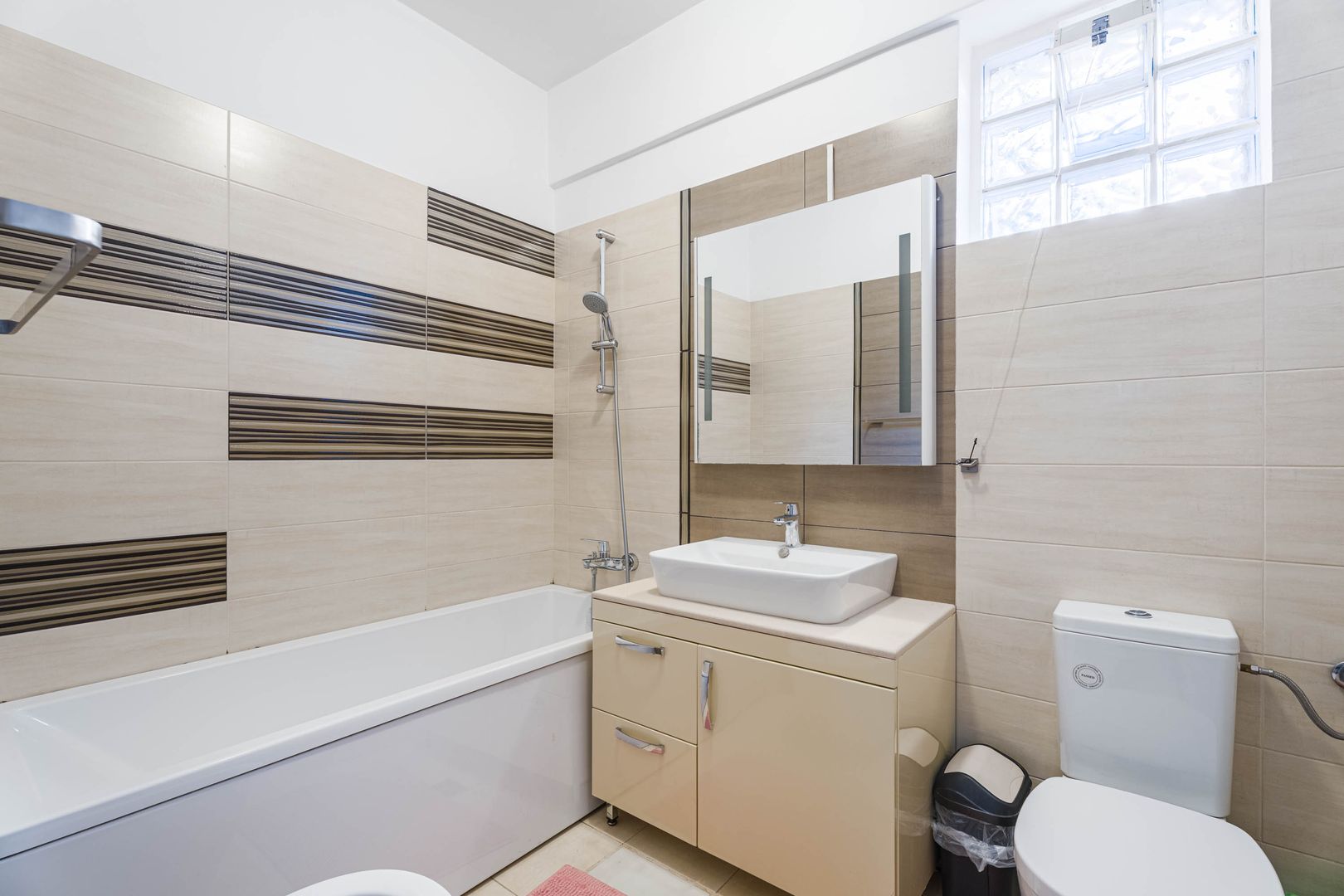 Apartament cu 2 locuri de parcare incluse | Curte proprie | Lacul Tei - Poză 10