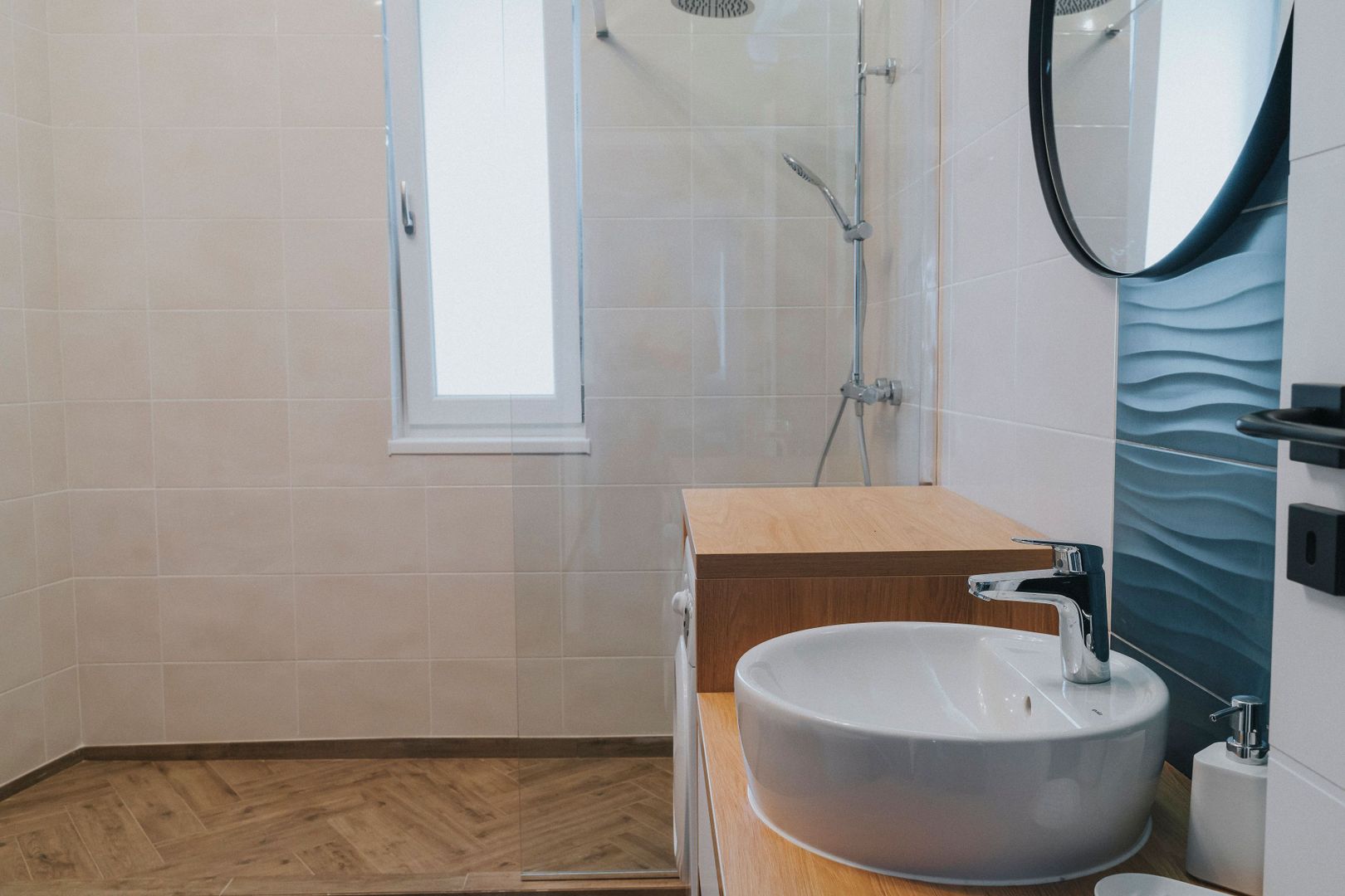 3 camere, ultracentral, Oradea. 215 000 E + TVA - Poză 39