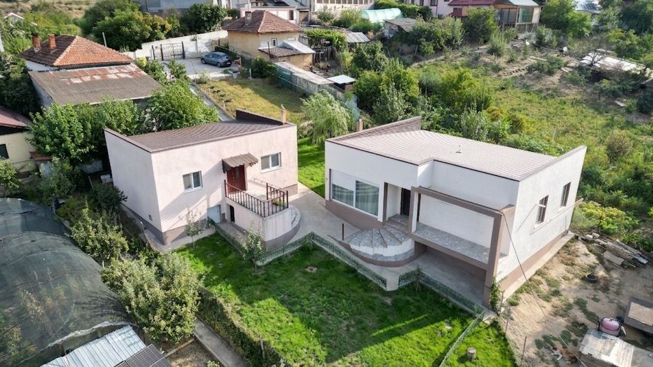Doua case de vanzare in Carcea | 1.066 mp teren | 0% Comision - Poză 1