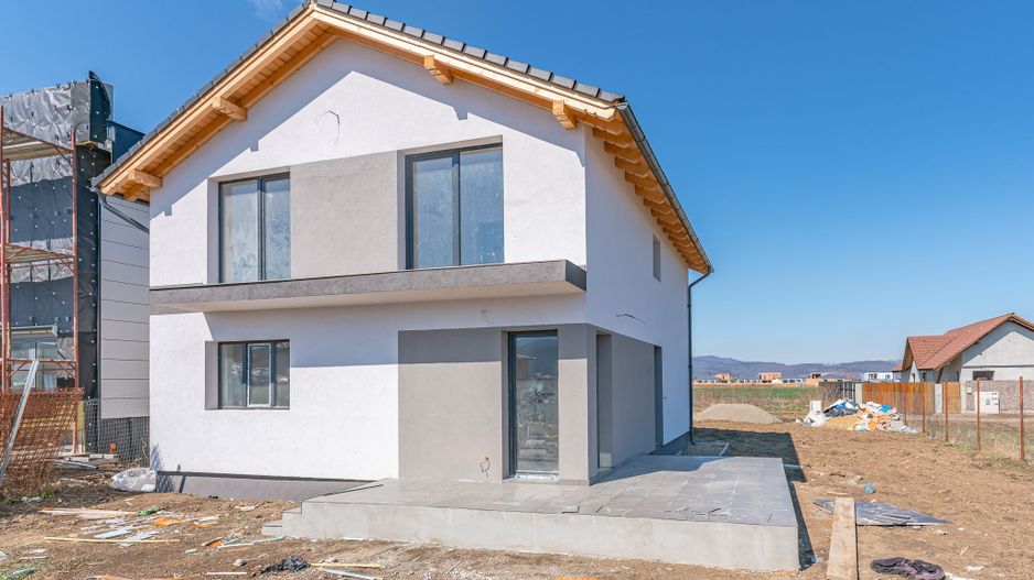 Casa individuala in Cristian compusa din 5 camere - Poză 1