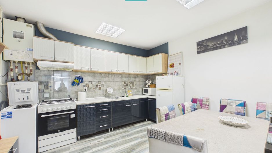 Apartament cu o camera, zona Parneava - Poză 1