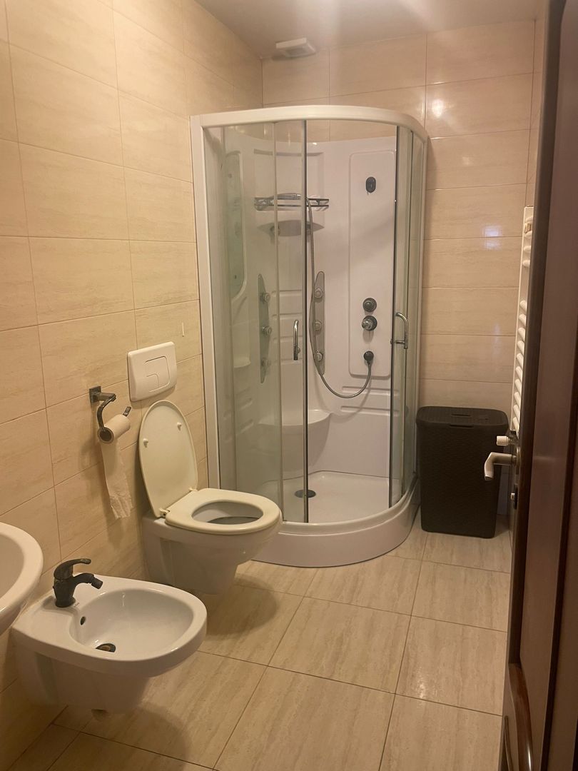 Casa de inchiriat - 200 mp - 6 dormitoare - Str. Tecuci - Poză 21