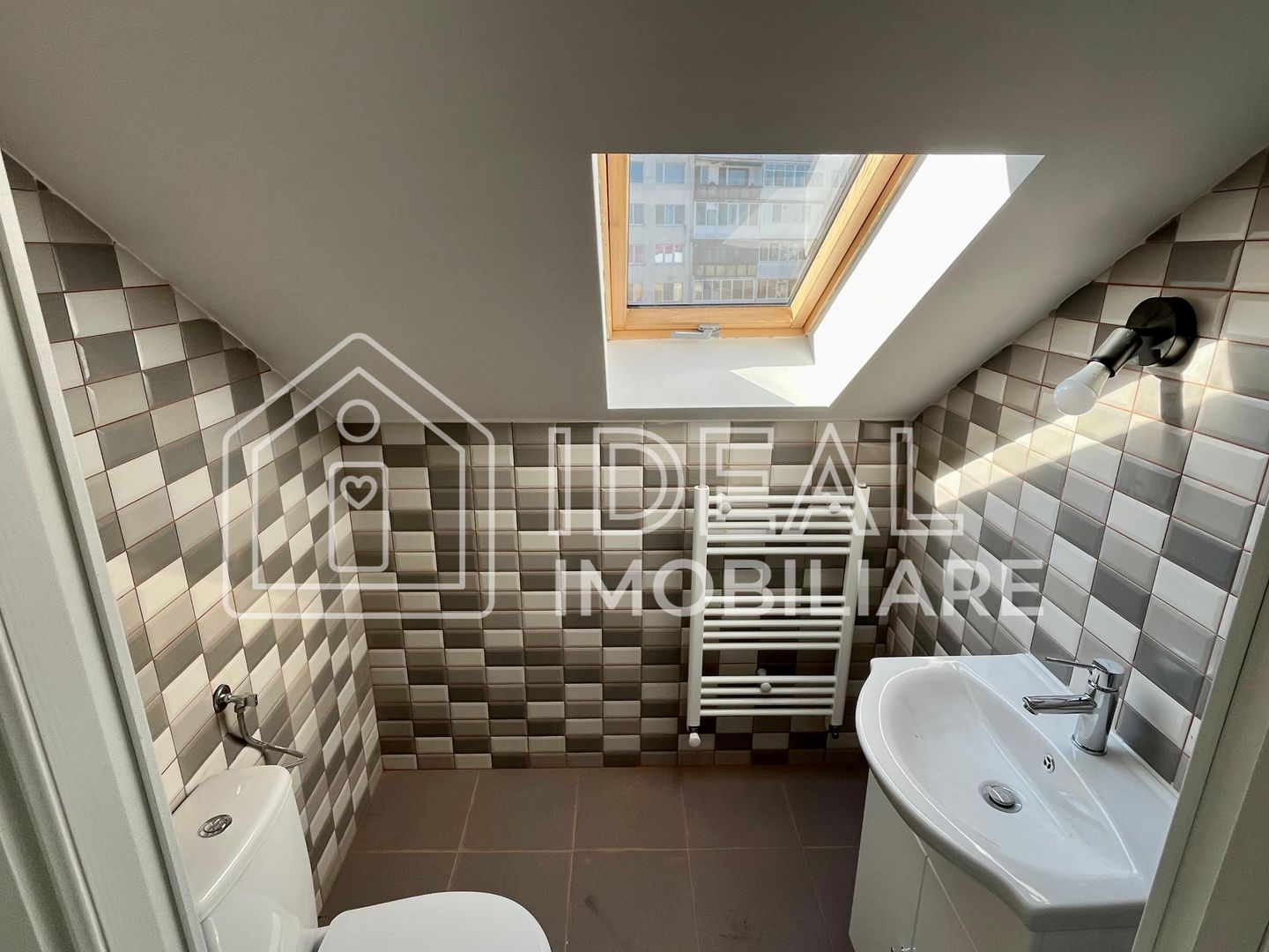 Mansardă cu 3 camere, 2 băi, 71 mp– zona Rahovei – Mihai Viteazu - Poză 6