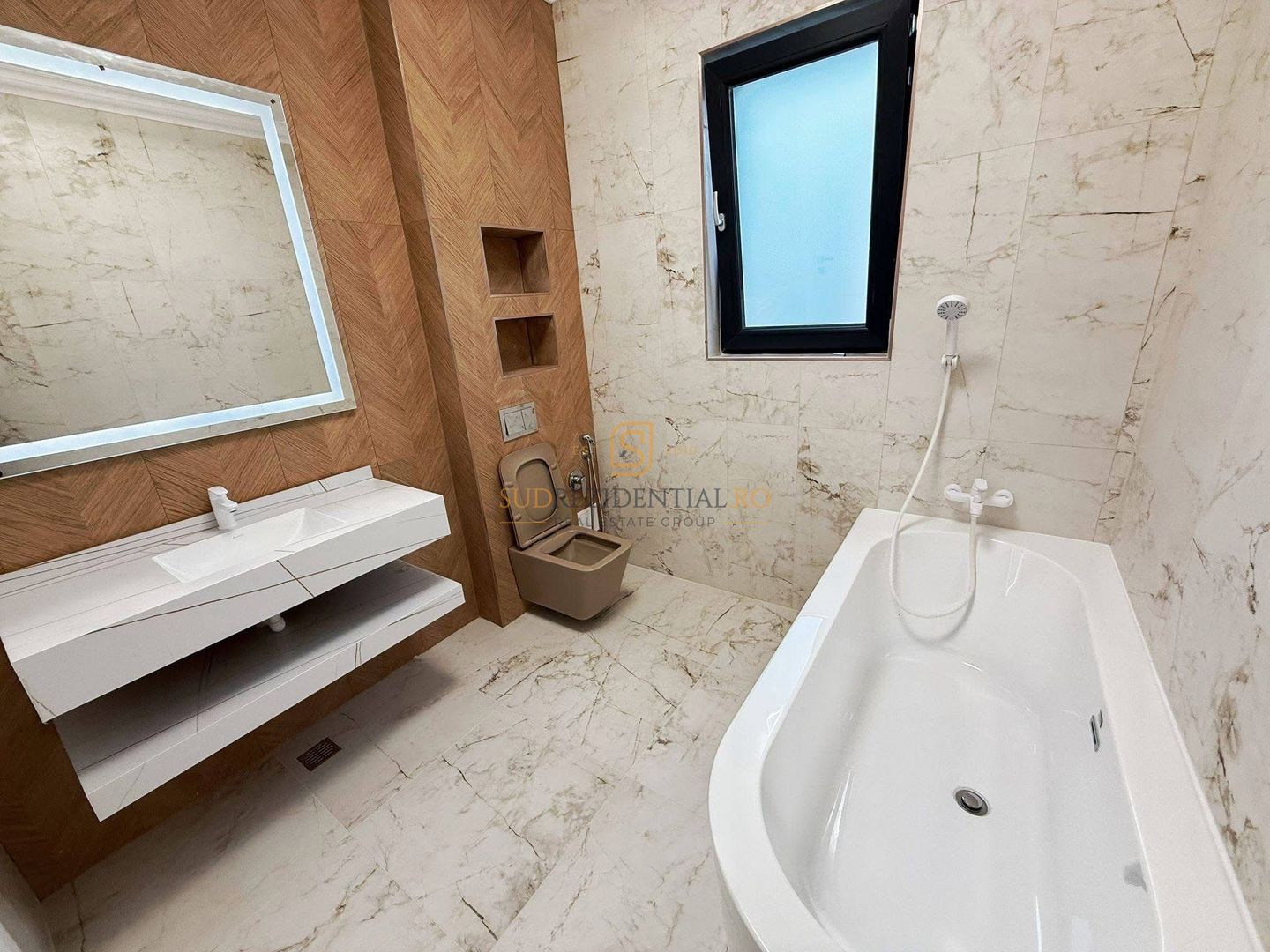 Vila individuala de vanzare, 4 camere, 3 bai, central Comuna Berceni - Poză 19