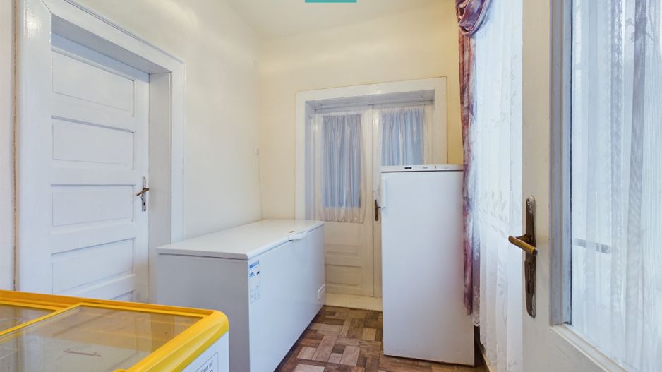 Casă pitorească în județul Arad - Poză 13