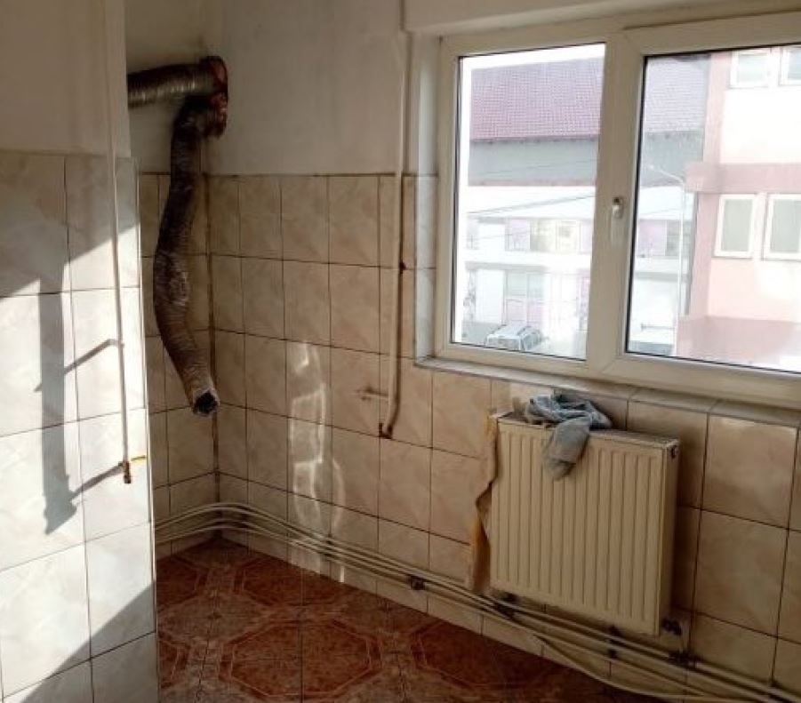 Apartament 3 camere Targu Neamt - Poză 3